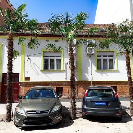 Kuriozum Vendeghaz Hotel Szeged Exterior foto