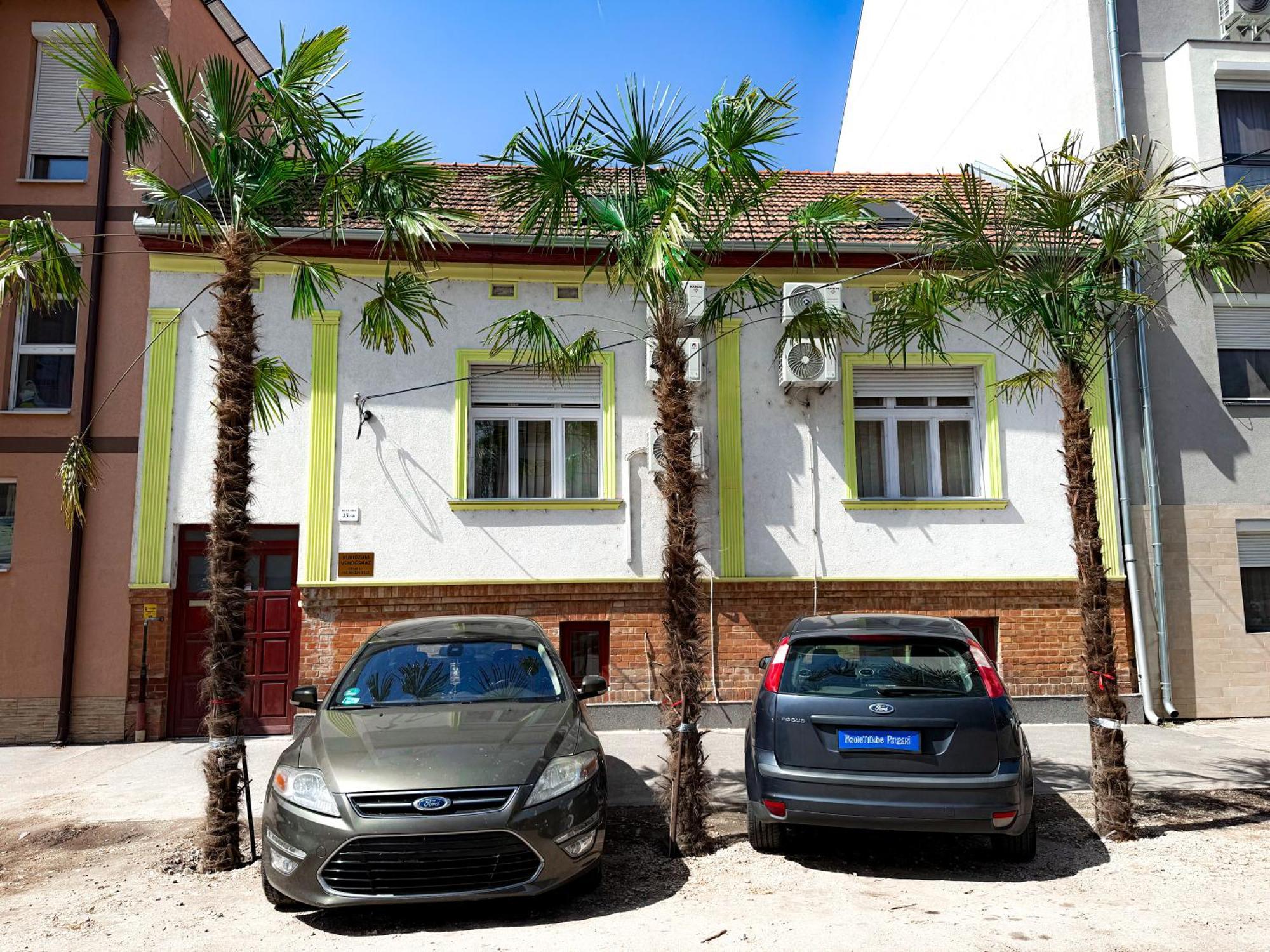 Kuriozum Vendeghaz Hotel Szeged Exterior foto